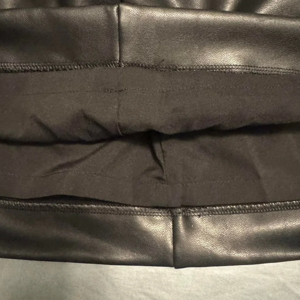 Black leather‎ skirt